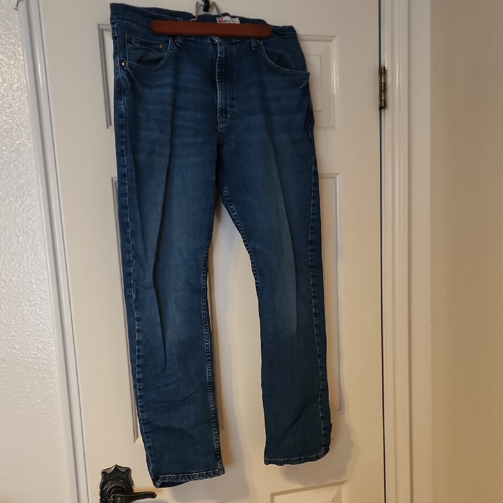 Wranglers Mens Slim Blue Jeans with Classic Wash